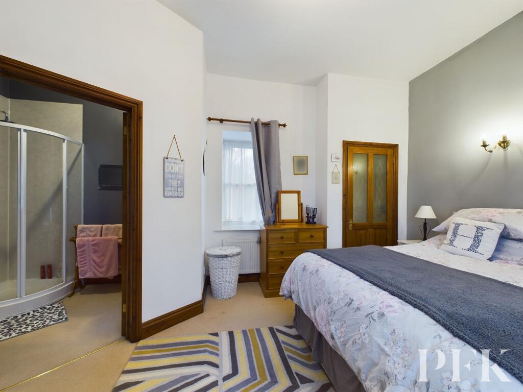Bedroom 1 &amp; en-suite
