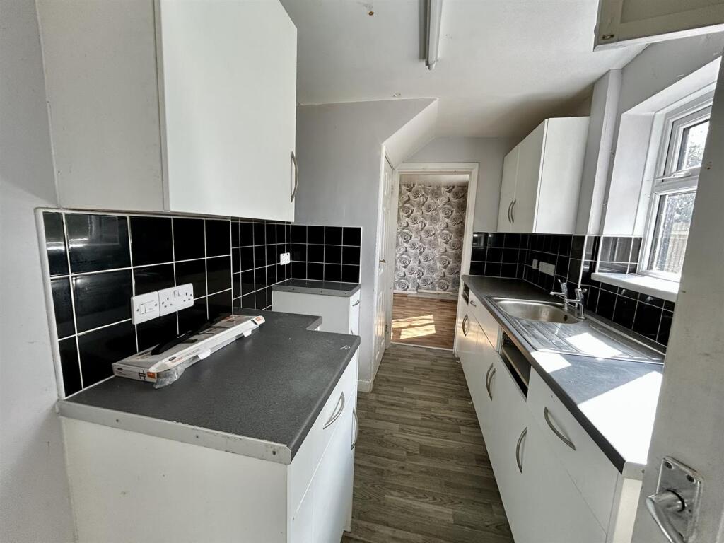 Kitchen (2).JPEG