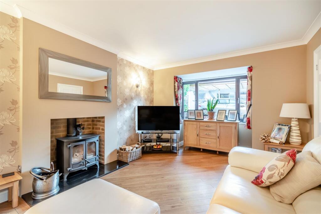 8527408-interior10.jpg