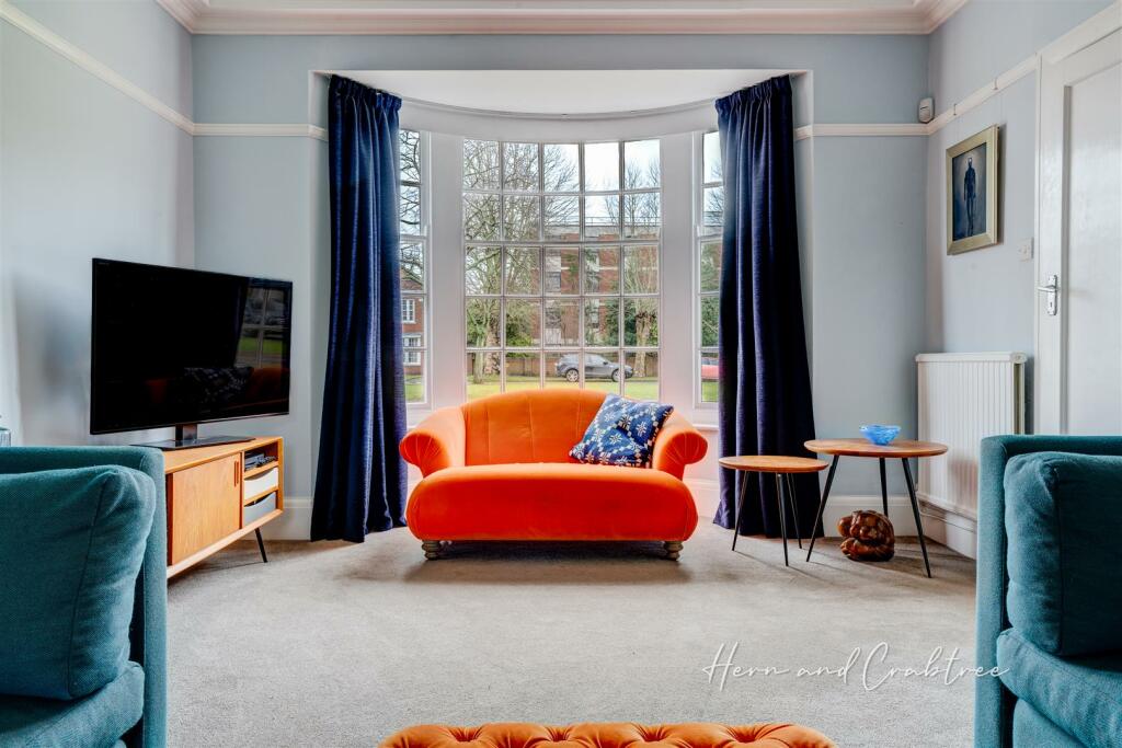 Queen Anne Square, Cardiff, HernCrabtree (19).jpg