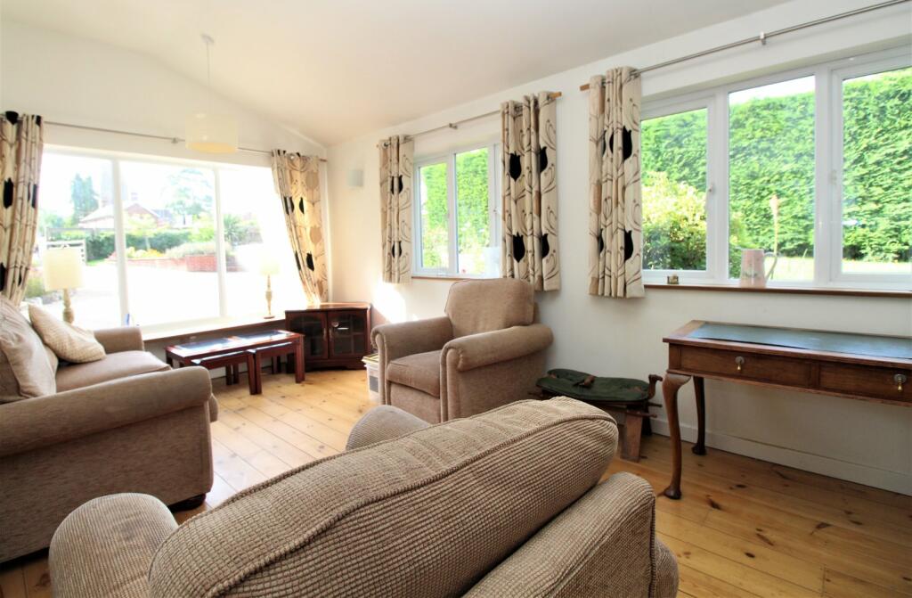 Sitting/Dining Room
