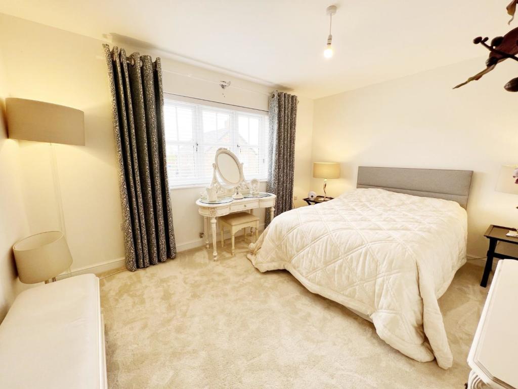 Bedroom 3 pic 1.jpg