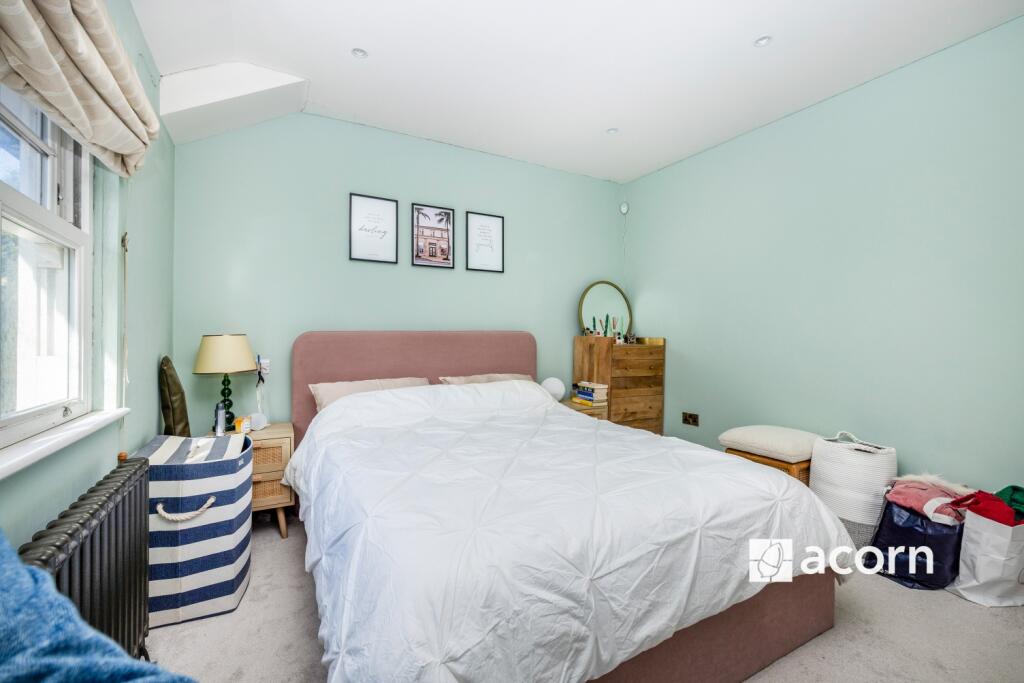 Bedroom 1 (2)