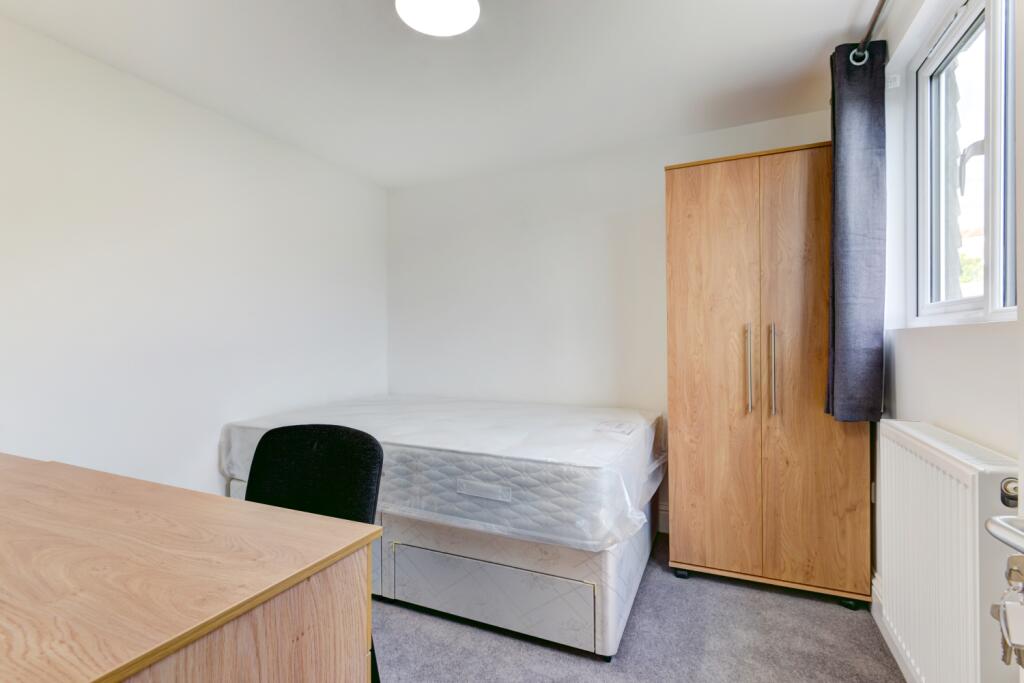 28 Gordon Road bedroom 5