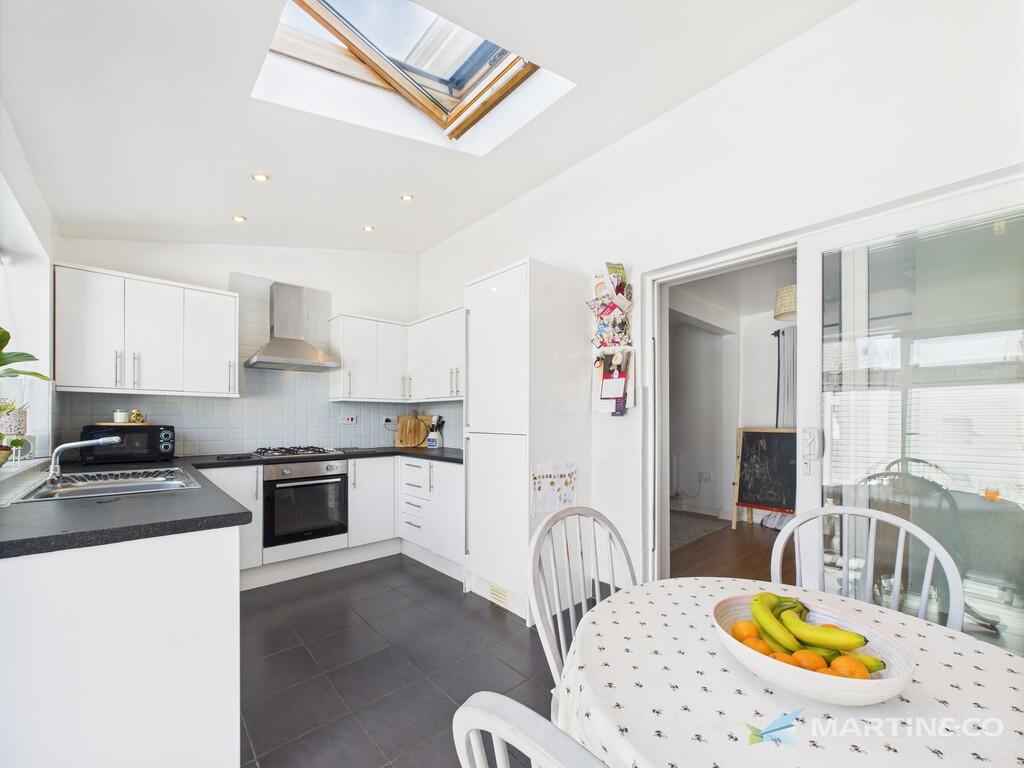 CAM02318G0-PR0501...