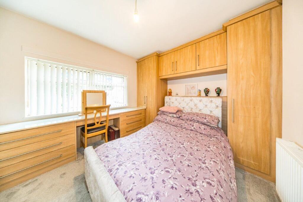 34 Manchester Road bedroom 1.jpg