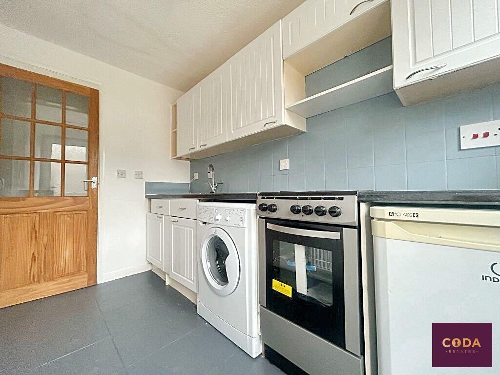kitchen 2.jpg
