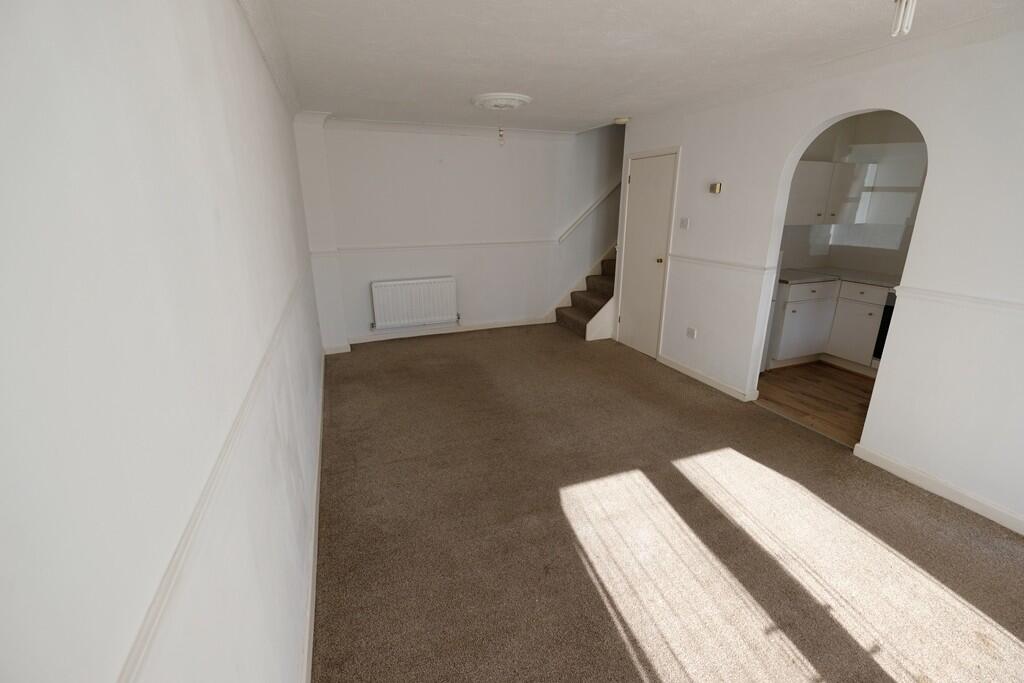 SITTING/DINING ROOM