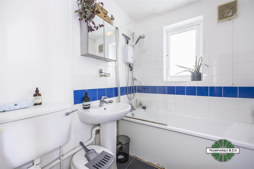 5  Fielders Close  Enfield -001.jpg