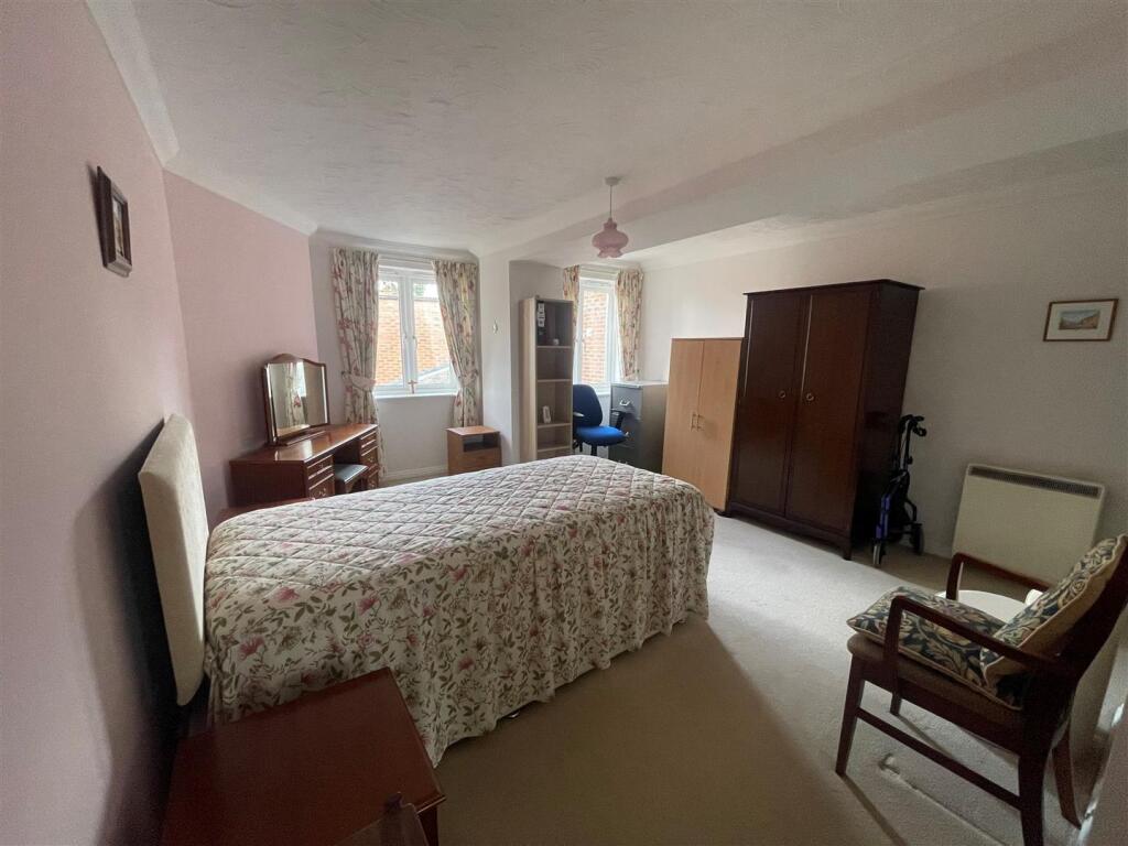 Bedroom 2.jpg