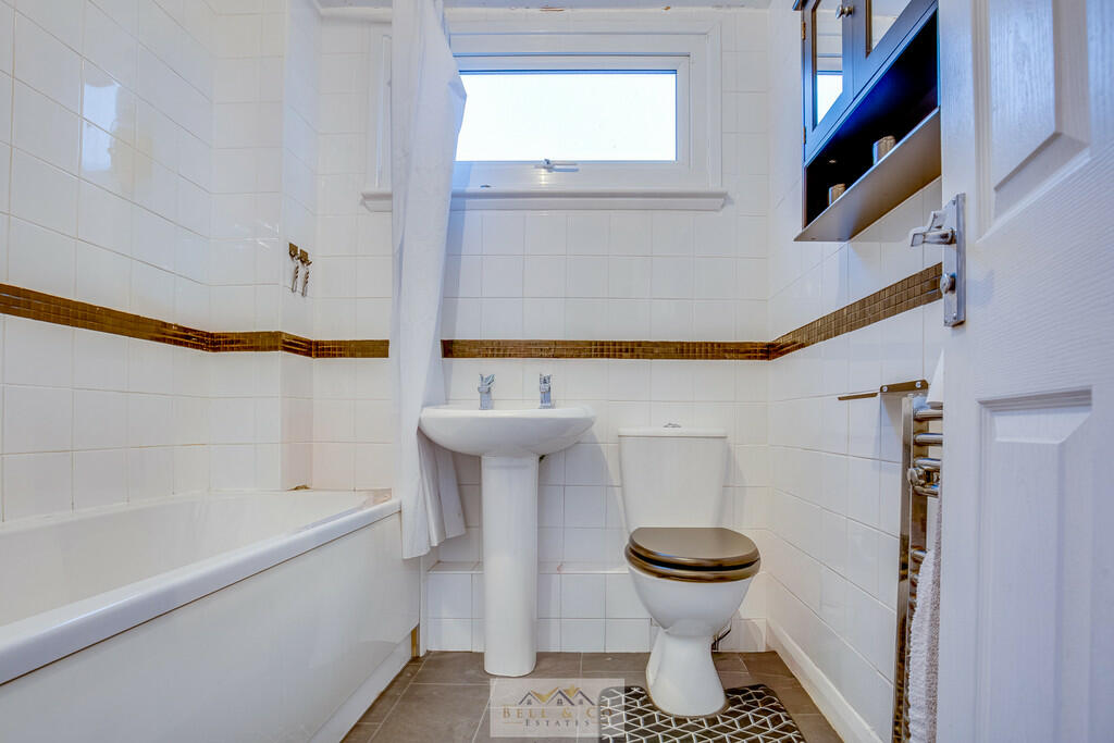 Bathroom 1.2