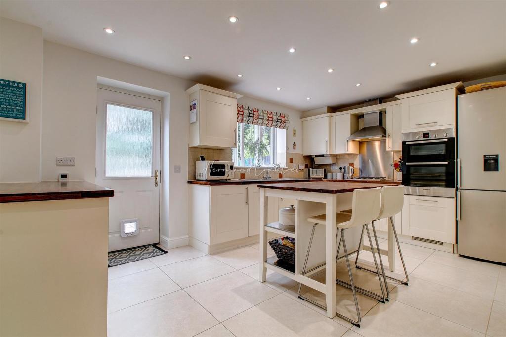 Blacktown Gardens, Marshfield, HernCrabtree (7).jp