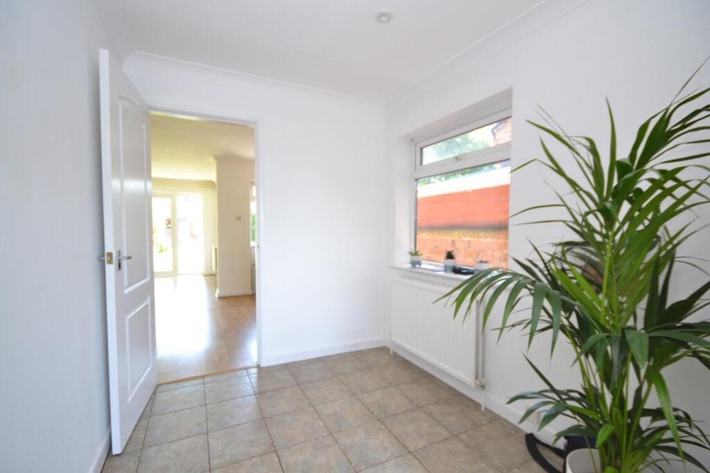 hallway/breakfast ar