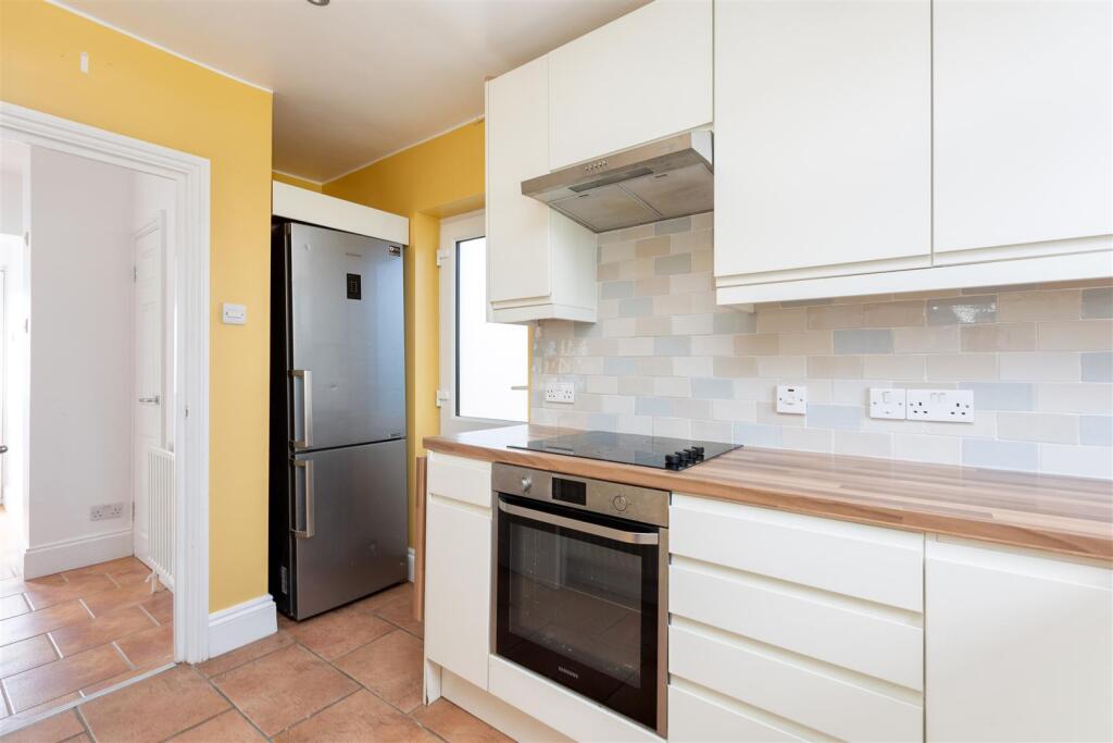 L-shaped Kitchen