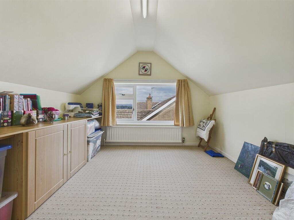 CAM04273G0-PR0129...