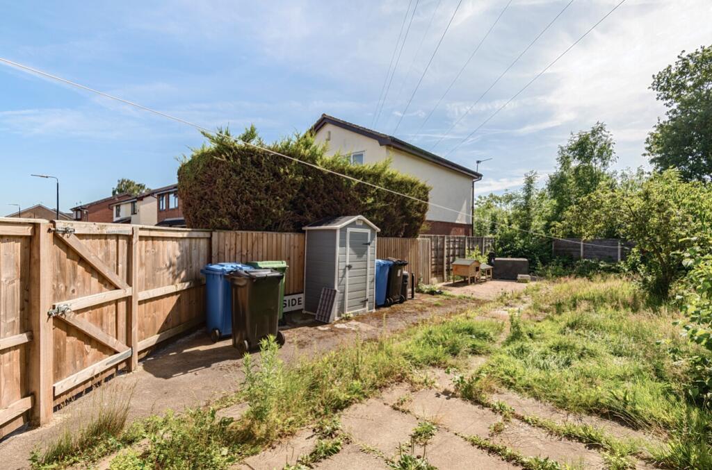 Garden Plover Drive EweMove Sale
