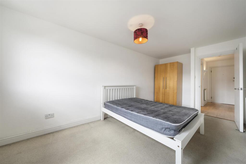 Point Zero, Flat 17, 2A Queenstown Road SW8 3RX-No