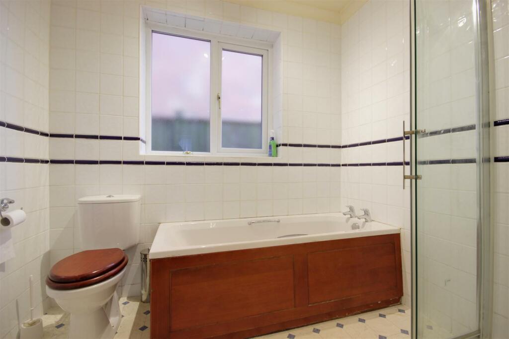 BATHROOM / WC