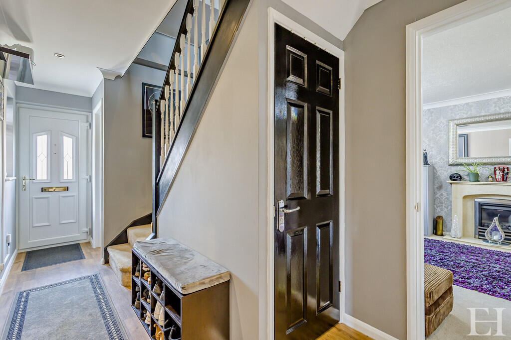 8646478-interiorW...