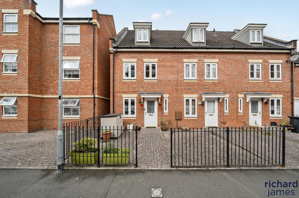 877acf322c2a4037b89d78613475995e