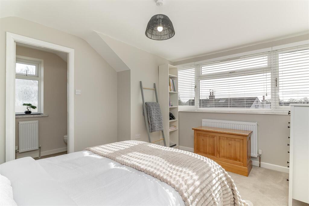 Master Bedroom - B.jpg