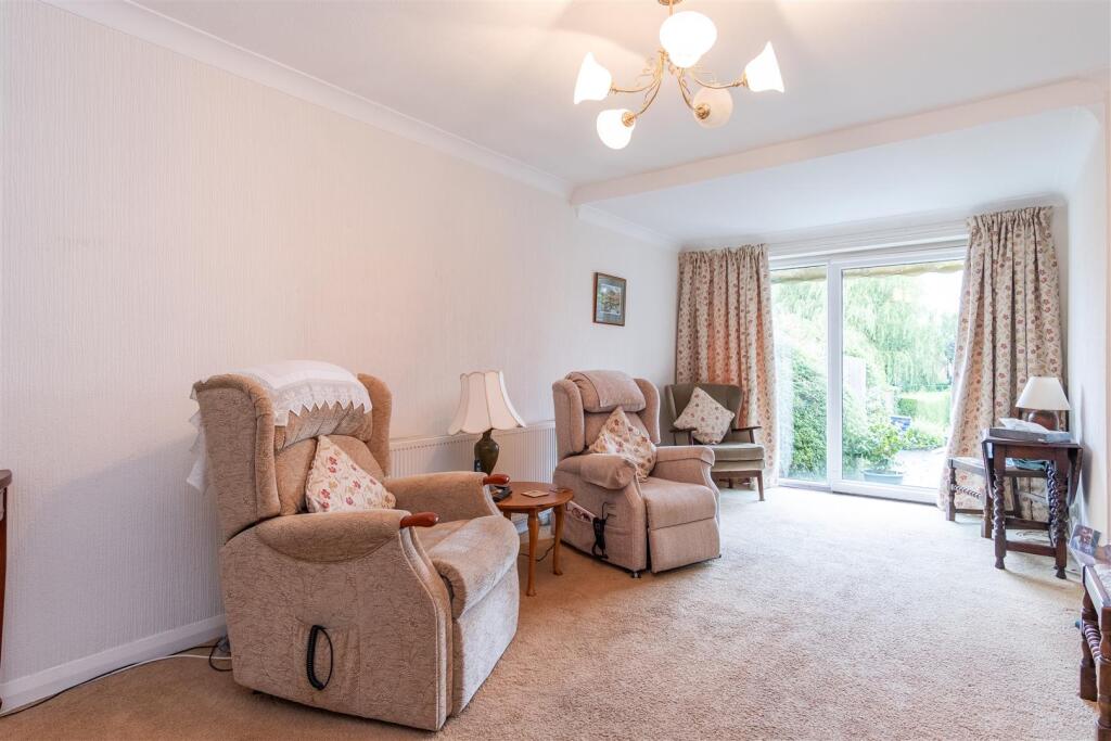 Sitting/Dining Room