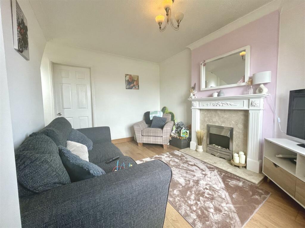 Lounge 1