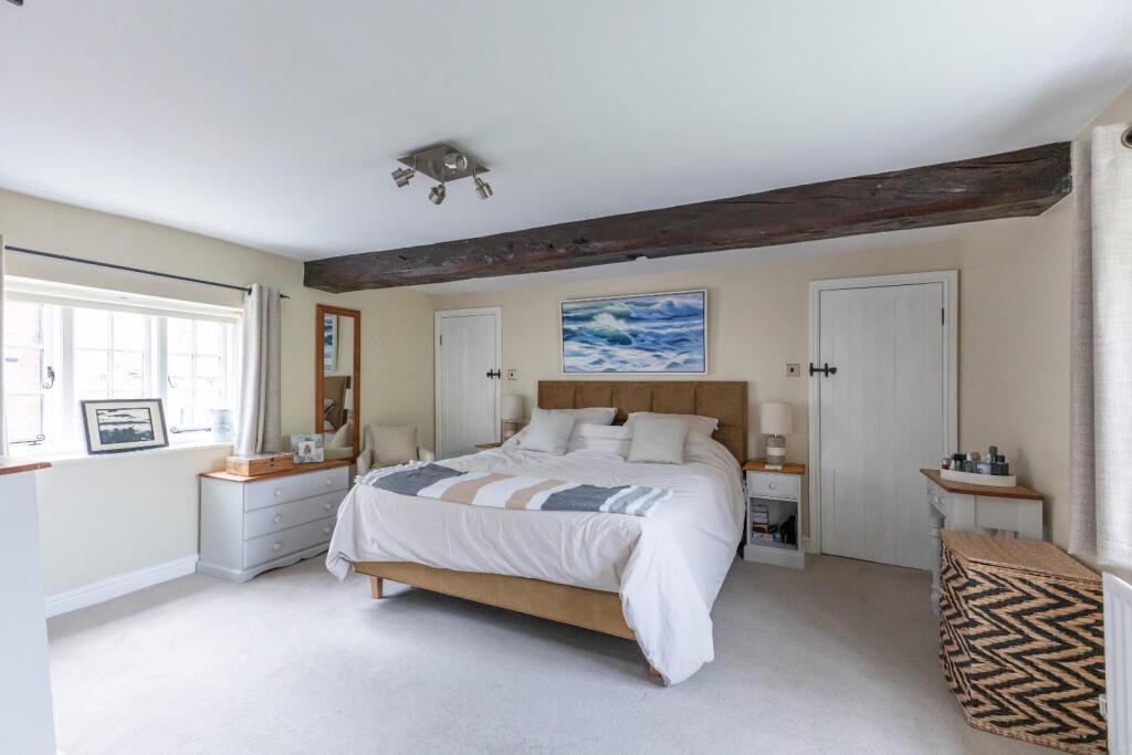 Principal bedroom .JPG