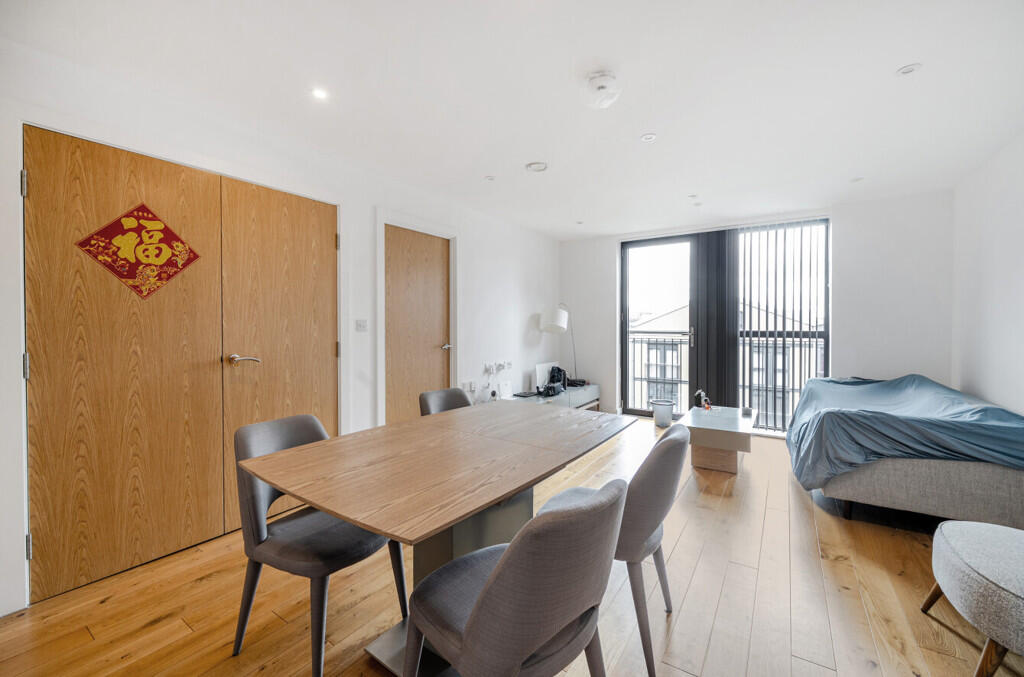 1294105-7-68371e5...