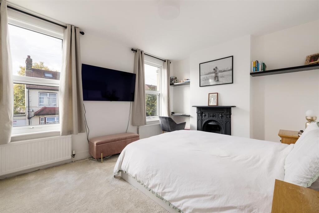 Fourth Avenue, E12
