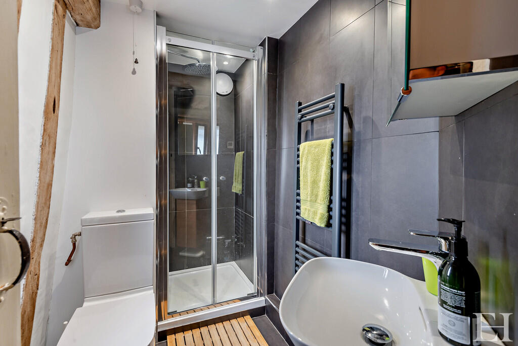 8640802-interiorW...