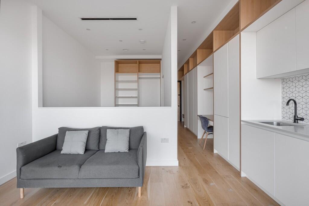 Great West Road, London, TW8