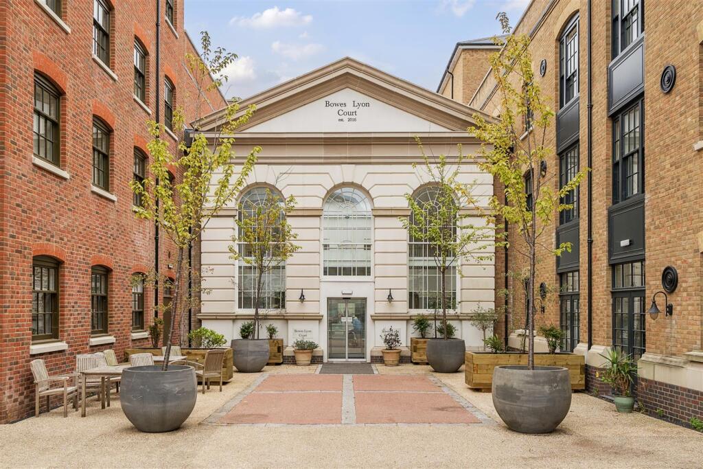 Bowes Lyon Court