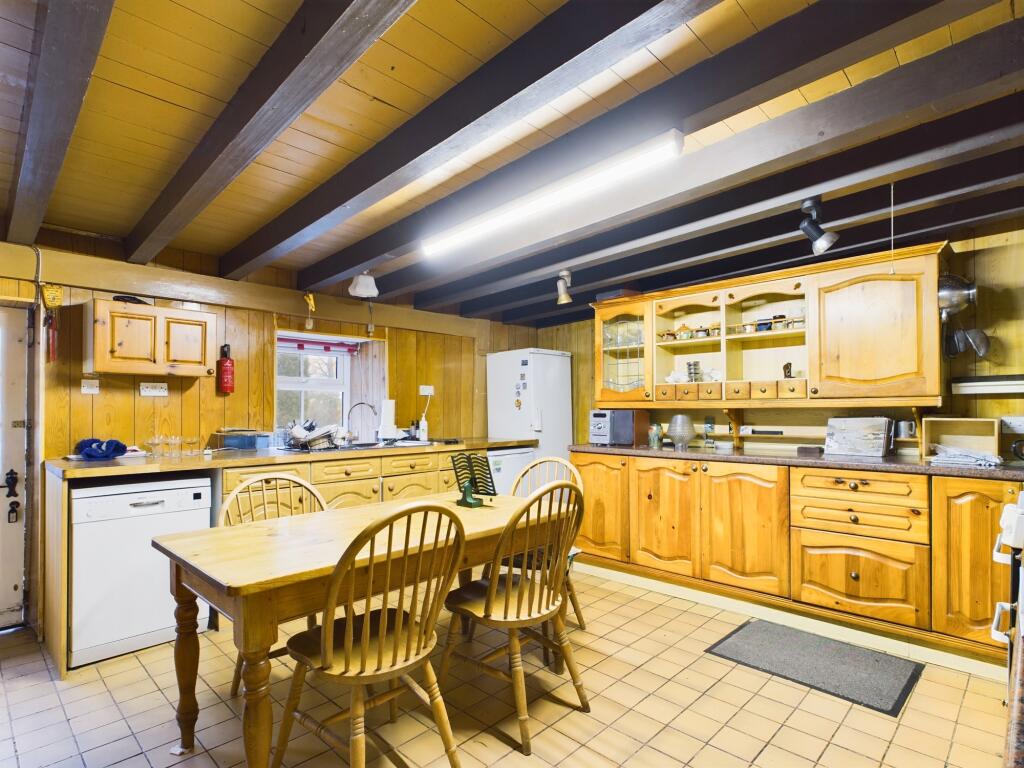 Kitchen T202508211023.jpg