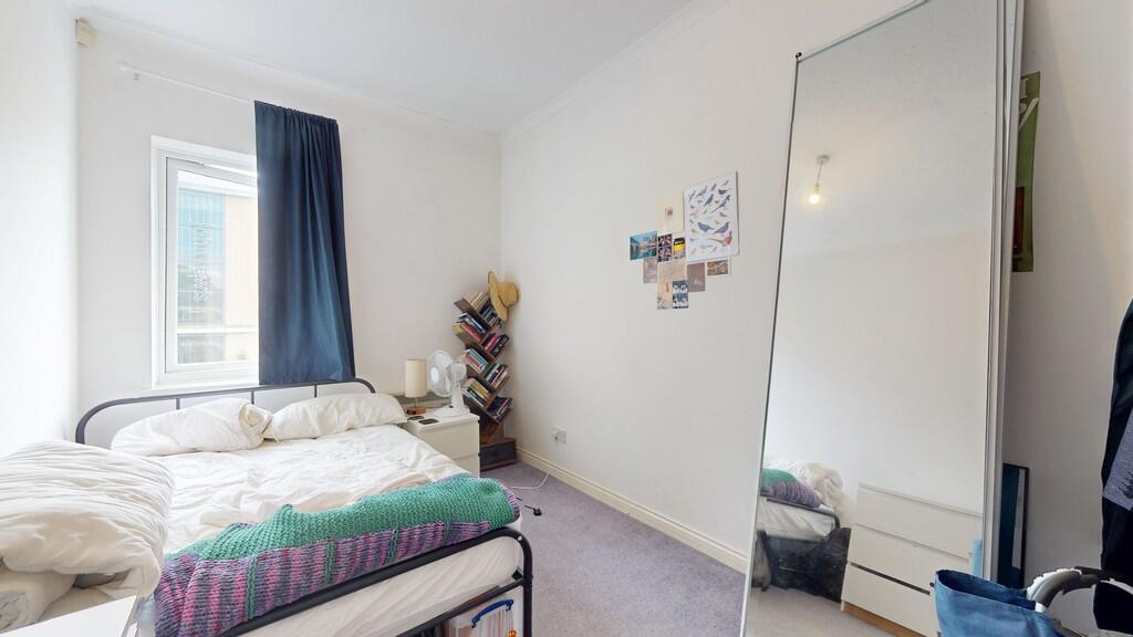 Bedroom 1 - Angle...