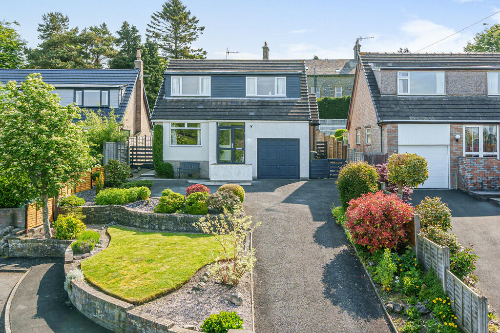 16 Burton Park El...