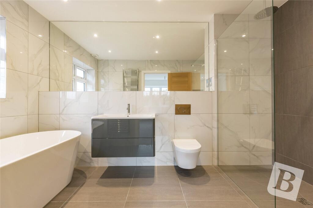 Master En-Suite