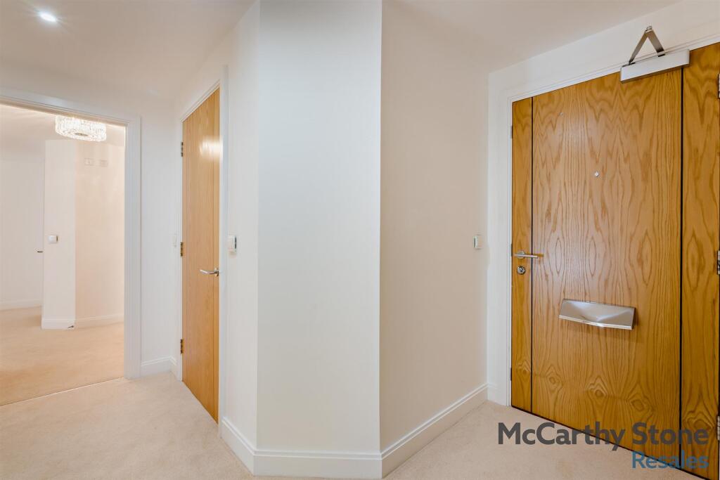 8660410-interior06-800.jpg