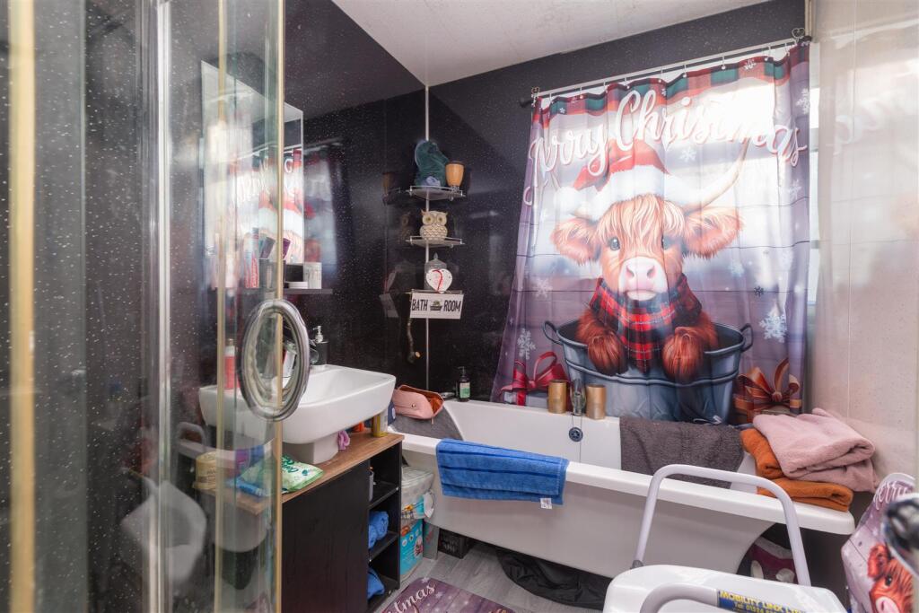 28 HAWKESHEAD DRIVE-4.jpg