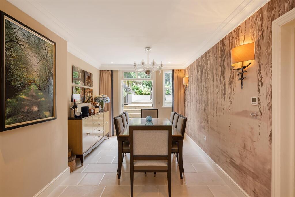 2 Ovington Street Hi-19.jpg