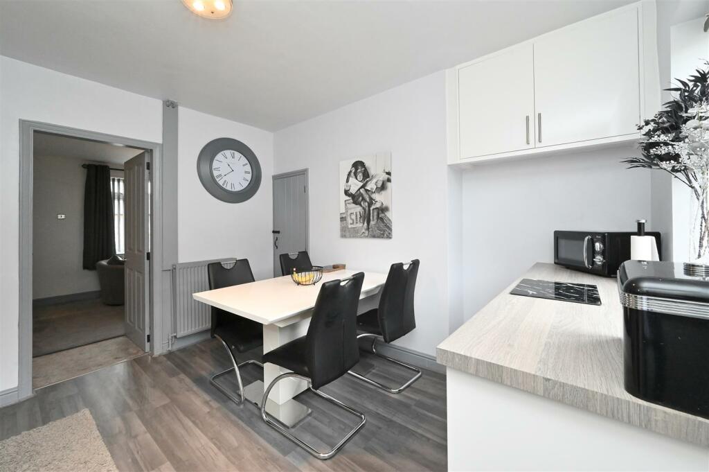 Kitchen towards pantry.jpg