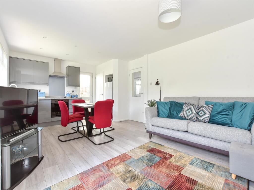 Kitchen / Living Area