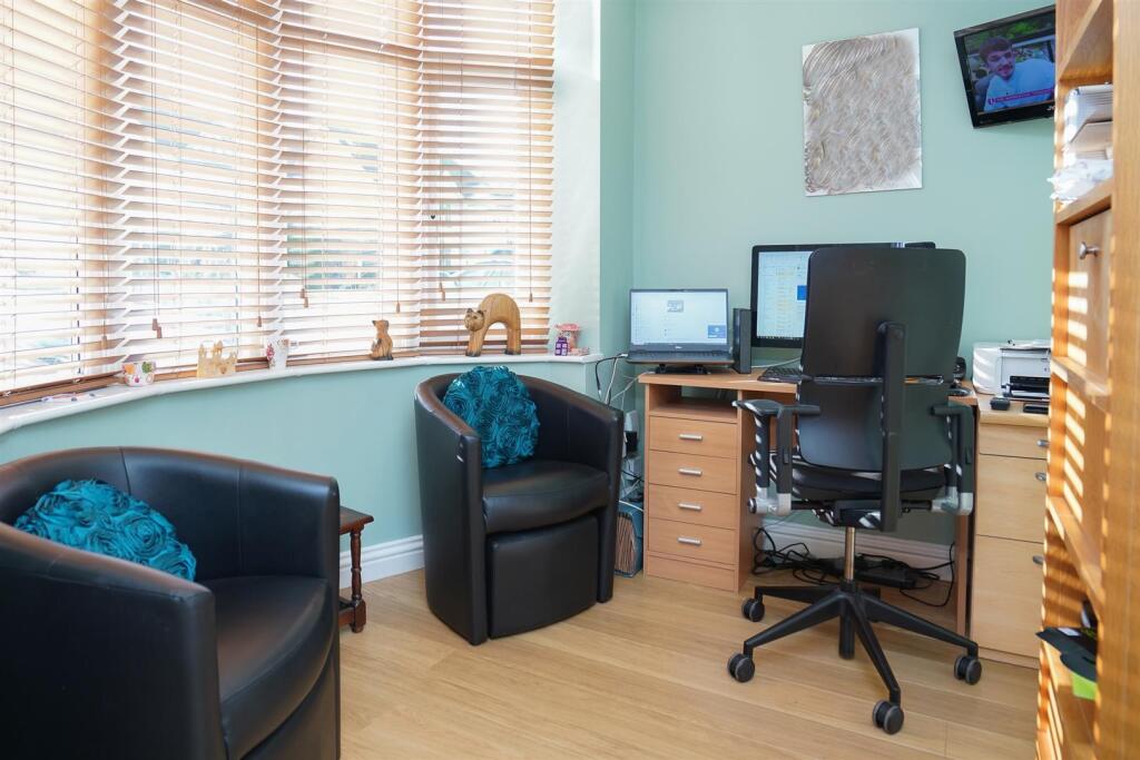 Kinross Street (2).jpg