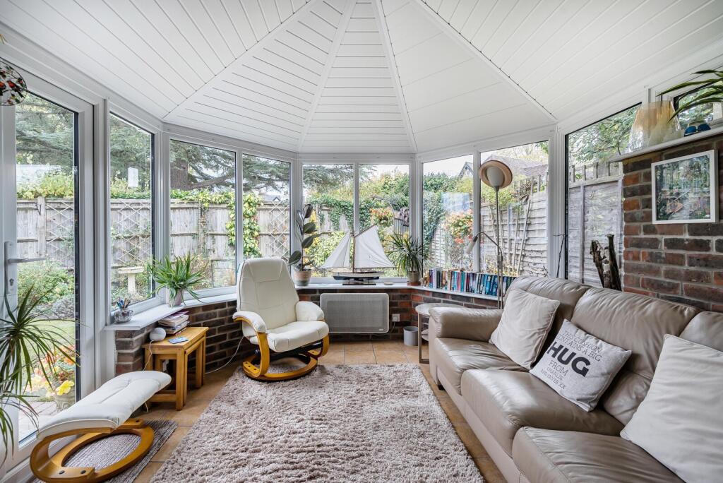 1370665-9-68f10fb...