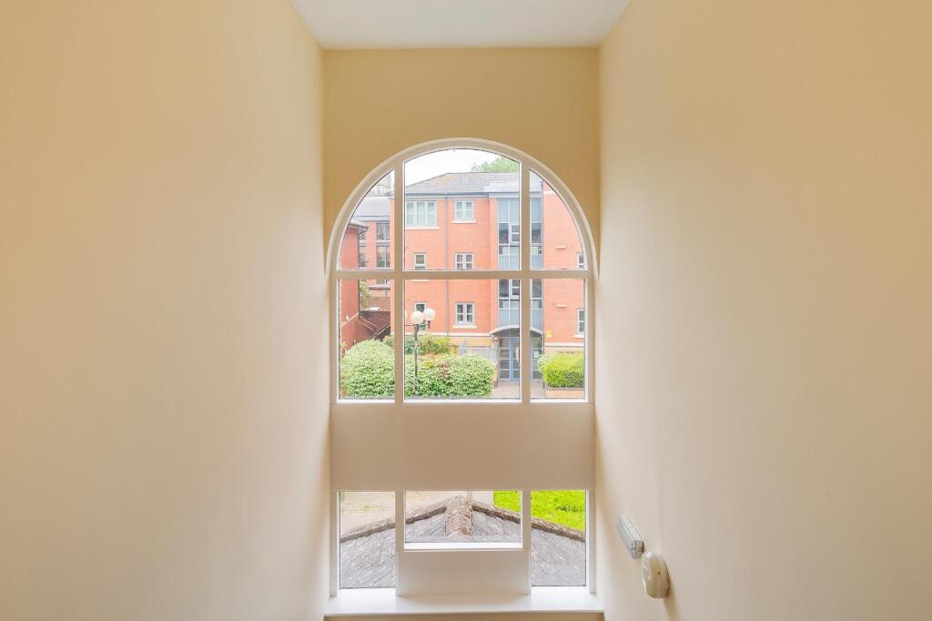 0G6CRE - Entrance Stairs A.jpg