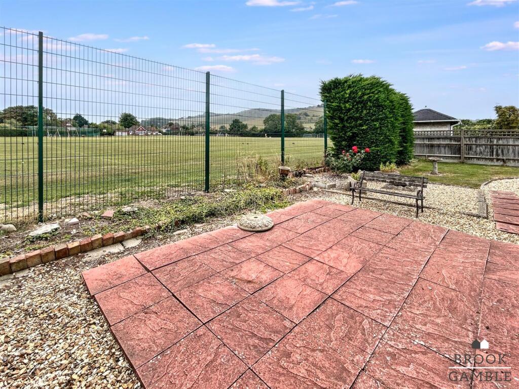 01323 438506