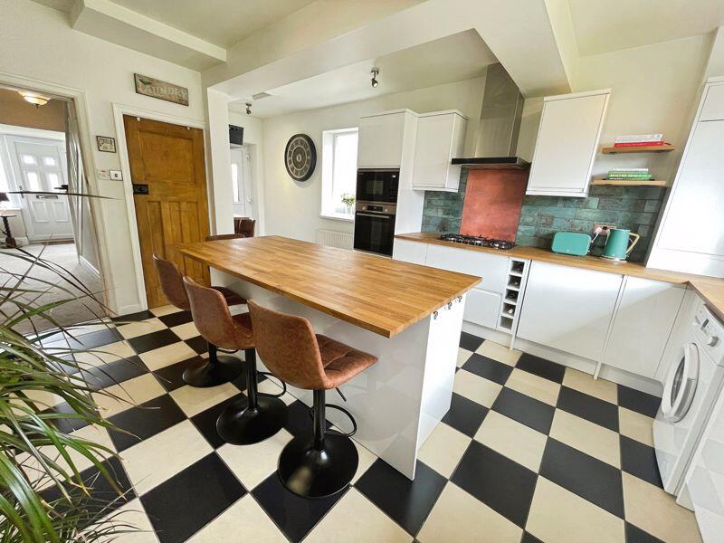 Kitchen/ Dining Area