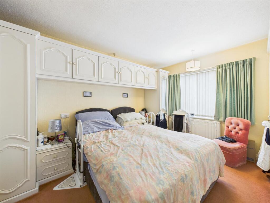 Bedroom: