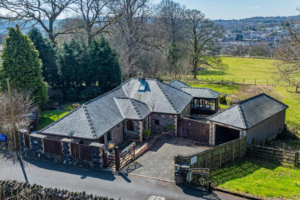 upper lodge EXT2.jpg