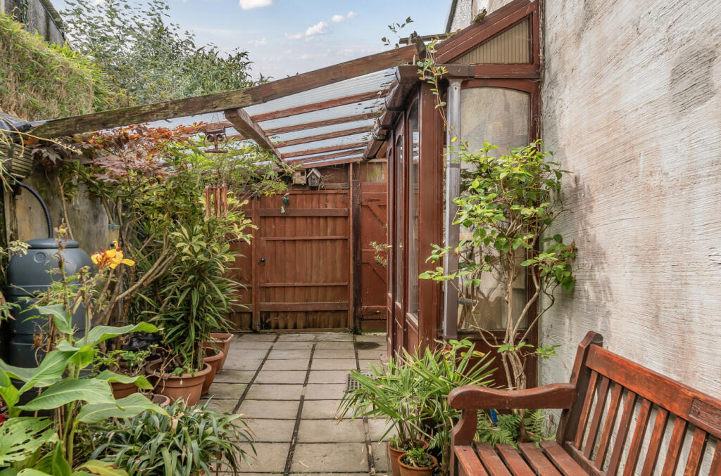 1346399-6-68bafdd...